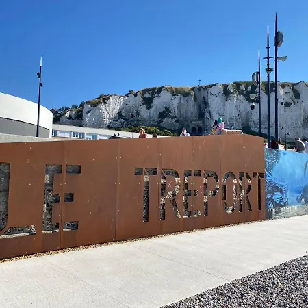 3- Au Pied Des Falaises Du Tréport à 50m De La Le Tréport