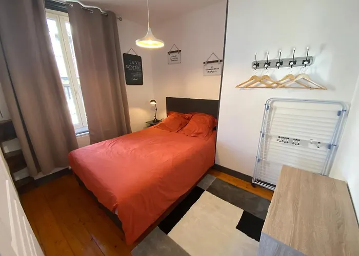 3- Au Pied Des Falaises Du Tréport à 50m De La * Le Tréport